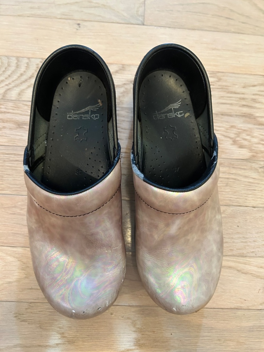 Dansko Iridescent Pearl Clogs shoes size 37 7 6.5 nurse medical
